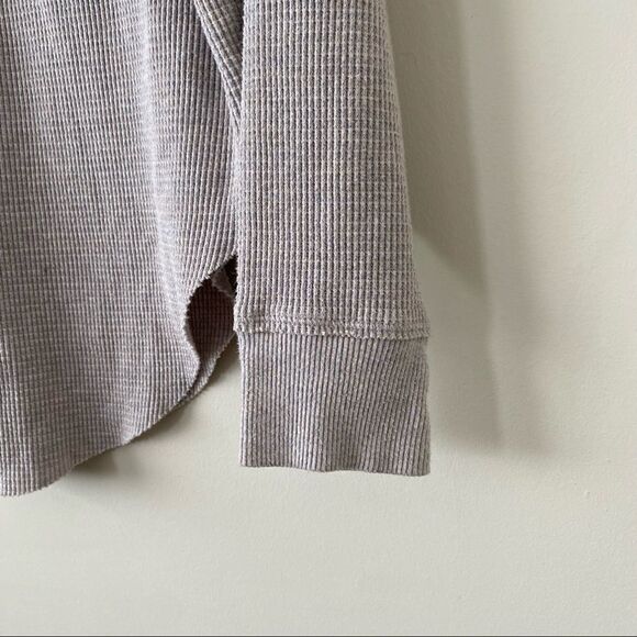 ARITZIA-TNA Waffle Knit Nevado Thermal (Small) - Picture 11 of 13